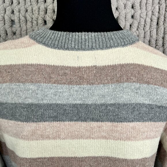 Gap Striped Knit Sweater Size medium - Picture 10 of 13